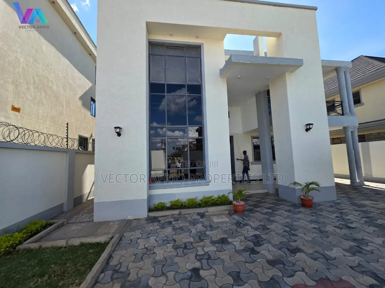 5bdrm House in Katani for sale in Katani