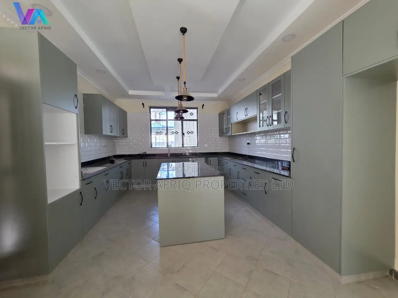 5bdrm House in Katani for sale in Katani