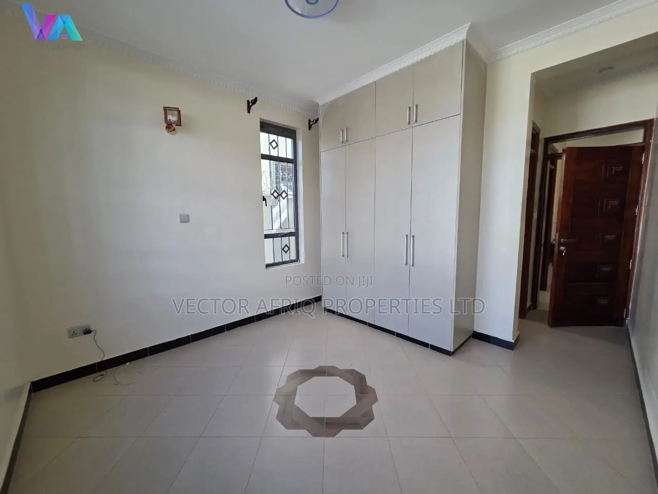 5bdrm House in Katani for sale in Katani