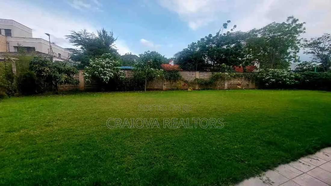 6bdrm Villa in Lavington for sale in Lavington