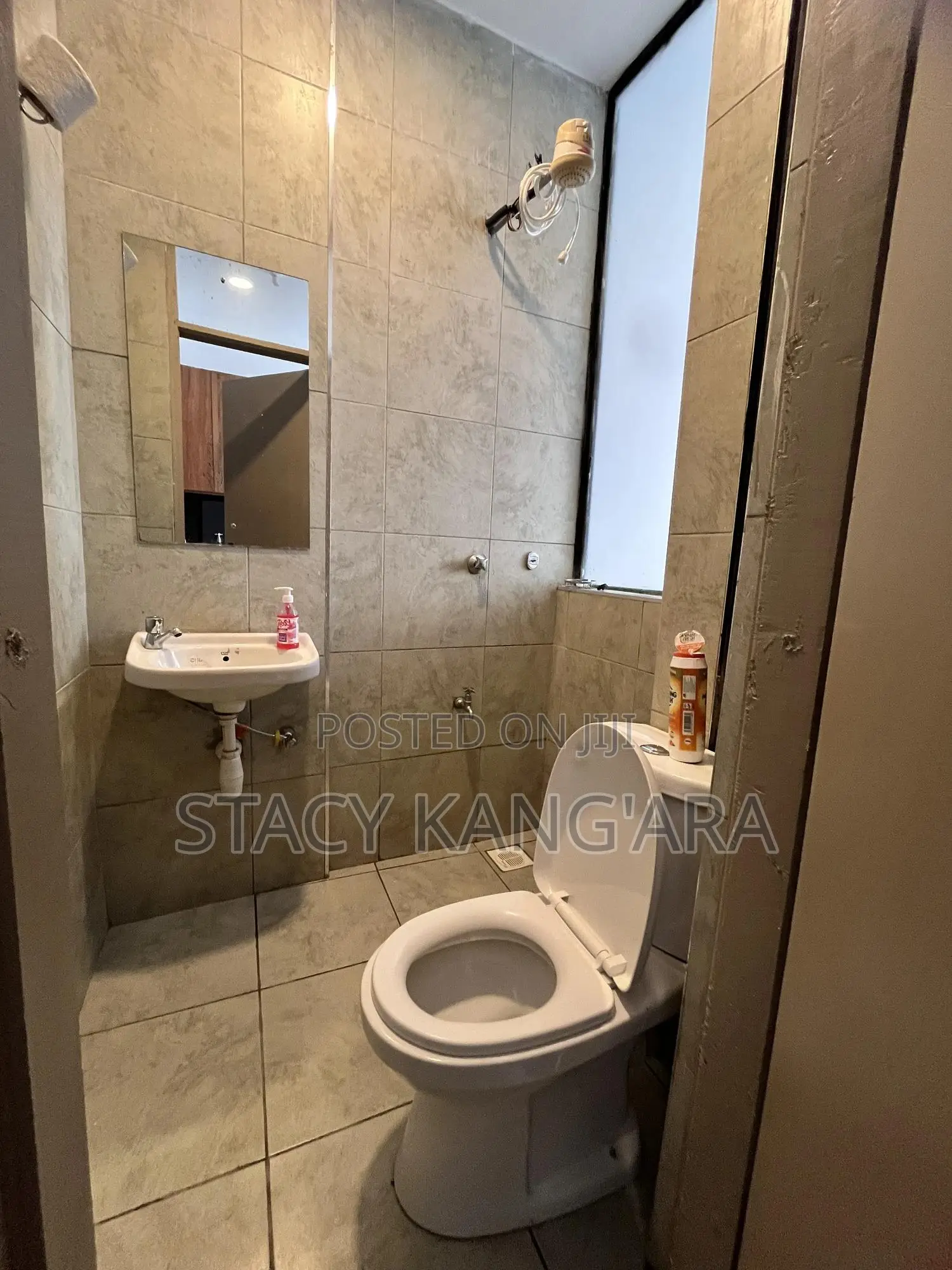 Small Studio Apartment in Roysambu