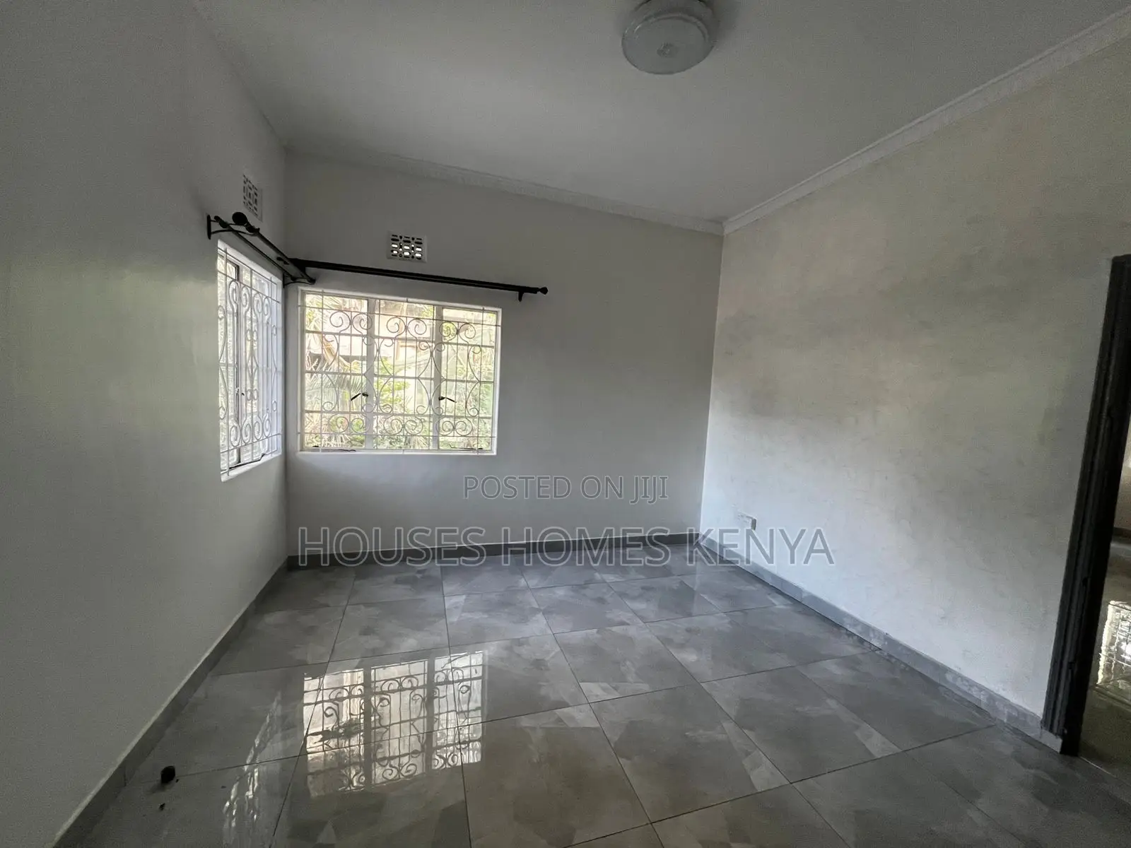 3bdrm Bungalow in Near Diamond Plaza, Parklands/Highridge for rent in Parklands/Highridge