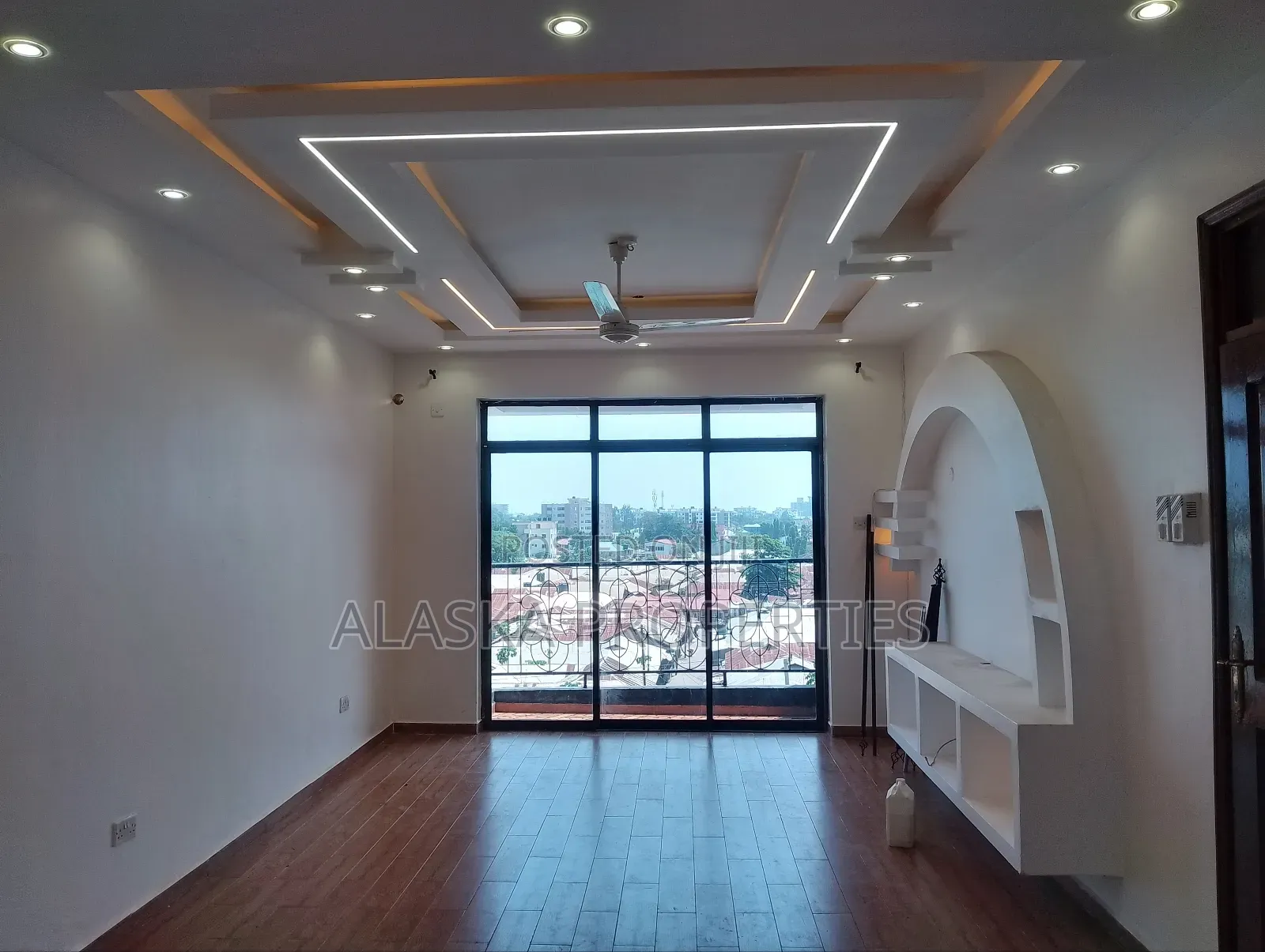 3bdrm Apartment in Beach Road Gichaga, Nyali for sale in Nyali