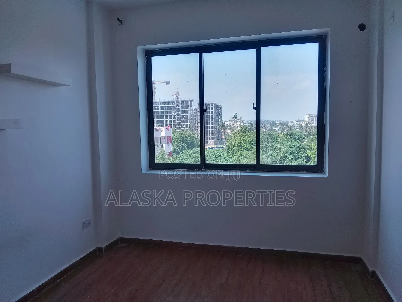 3bdrm Apartment in Beach Road Gichaga, Nyali for sale in Nyali