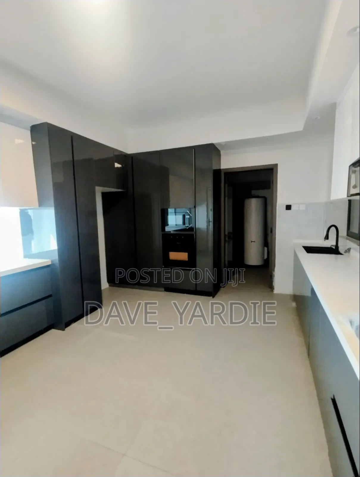 4bdrm Apartment in Parklands/Highridge for sale in Parklands/Highridge