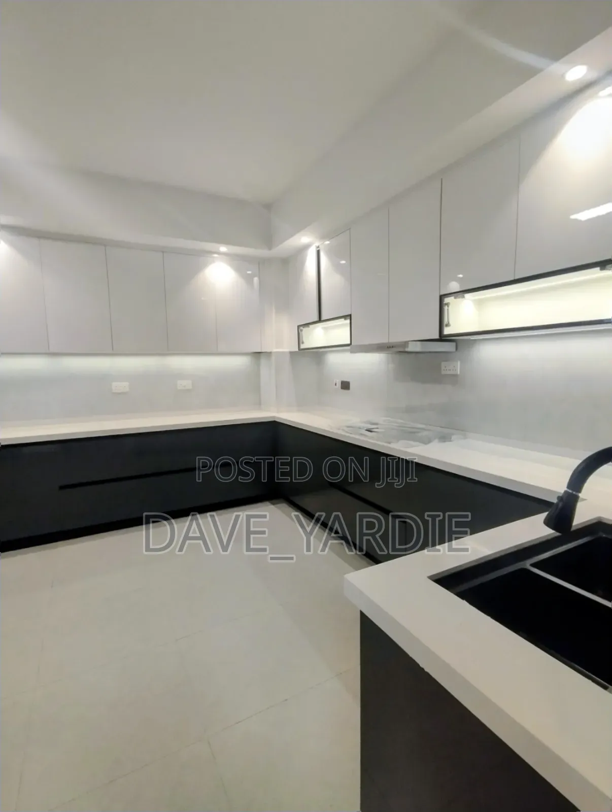 3bdrm Apartment in Parklands/Highridge for sale in Parklands/Highridge