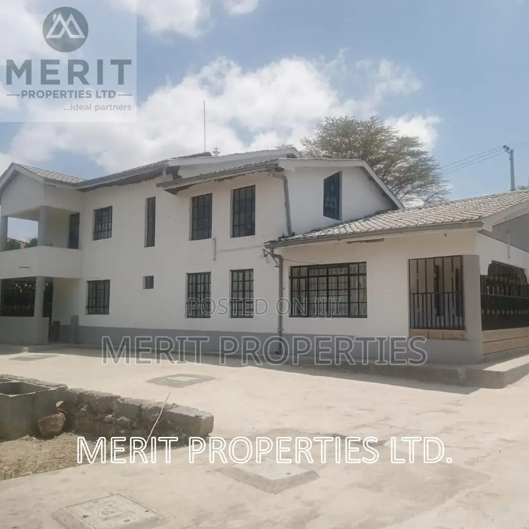 4bdrm Maisonette in Senior Staff, Lukenya for sale in Lukenya