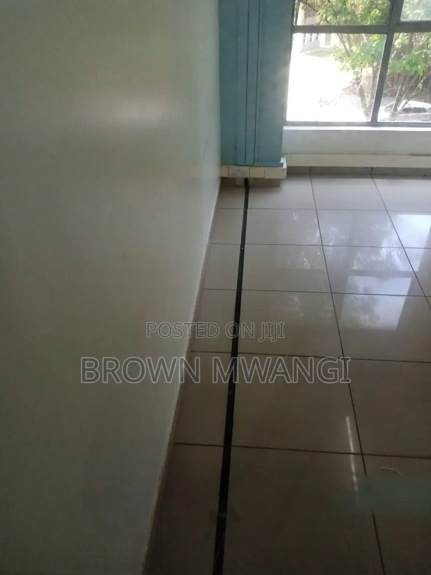 Kilimani Small Office to Let in Hurlingham