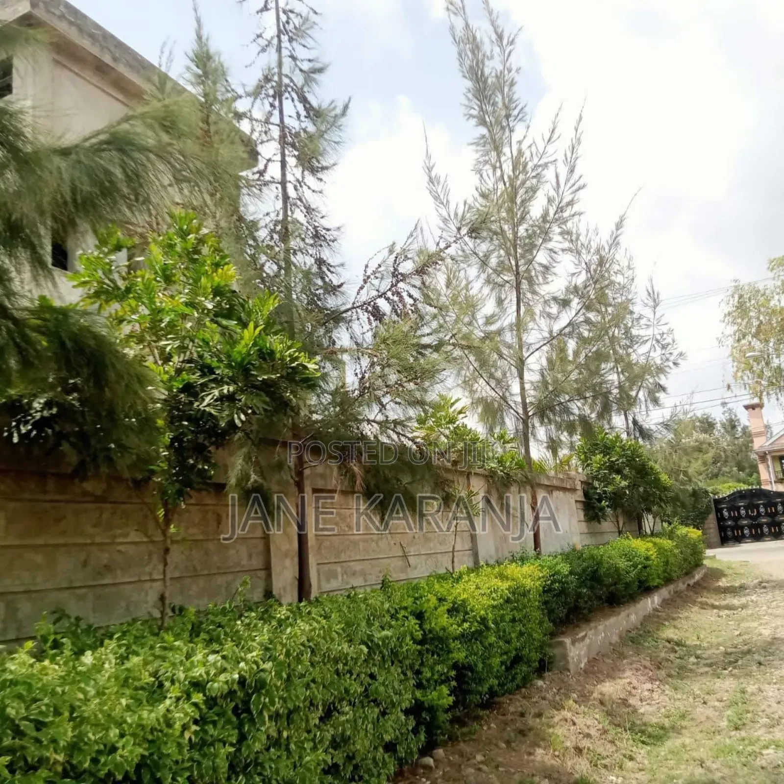 10bdrm Block of Flats in Utawala for sale in Utawala