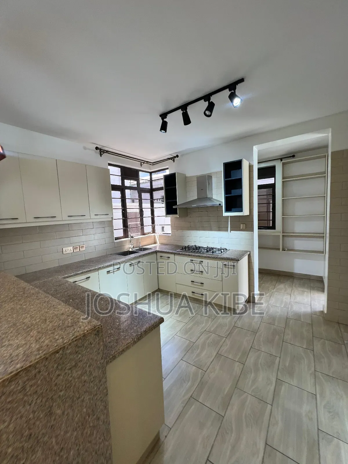 4bdrm Maisonette in Membly, Membley Estate for rent in Membley Estate