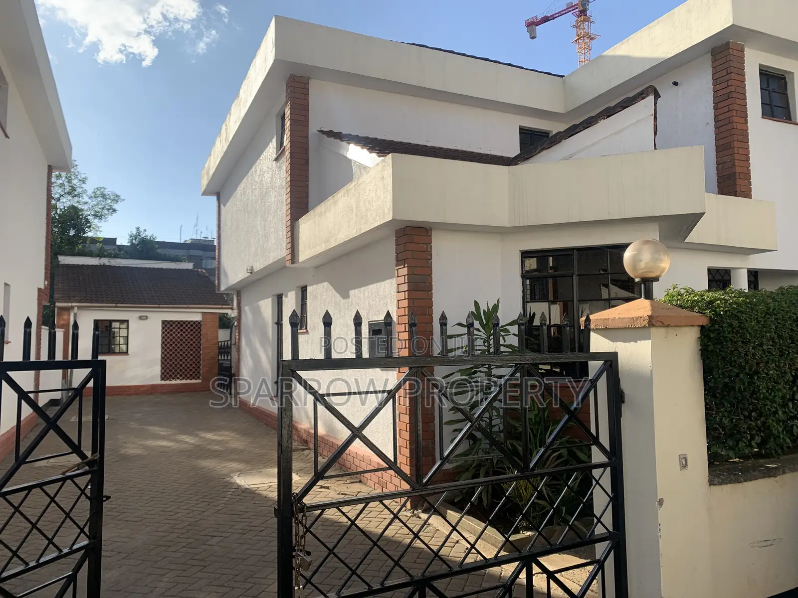 5bdrm Townhouse/Terrace in Jabavu Village, Hurlingham for sale in Hurlingham