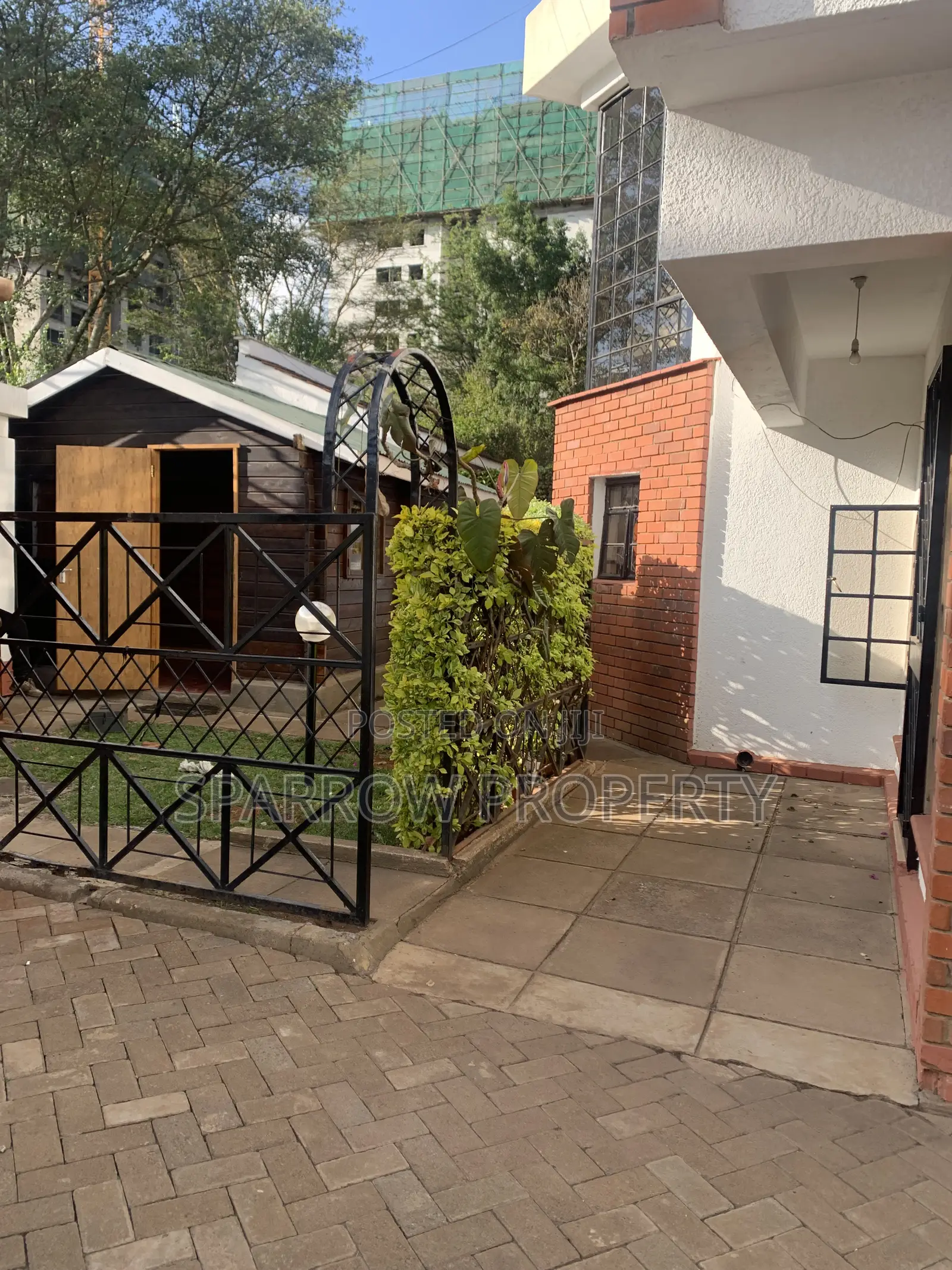 5bdrm Townhouse/Terrace in Jabavu Village, Hurlingham for sale in Hurlingham