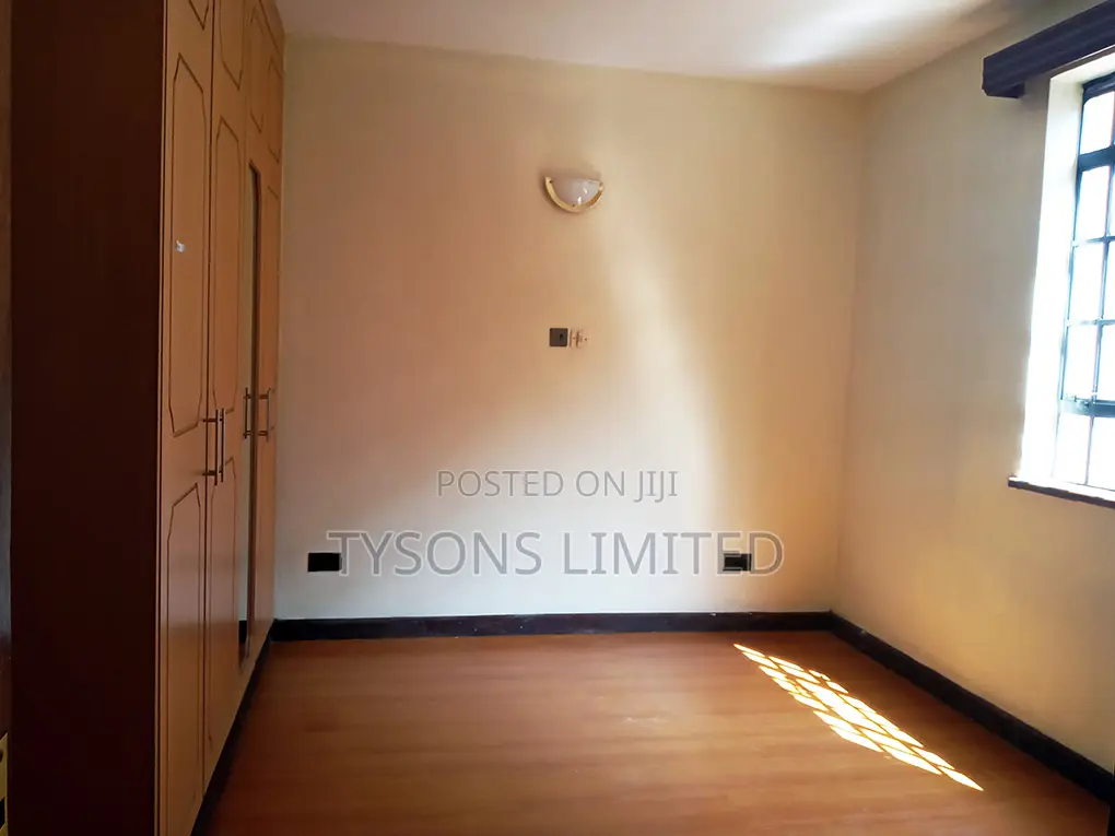 3bdrm Apartment in Lavington, Valley Arcade for sale in Valley Arcade