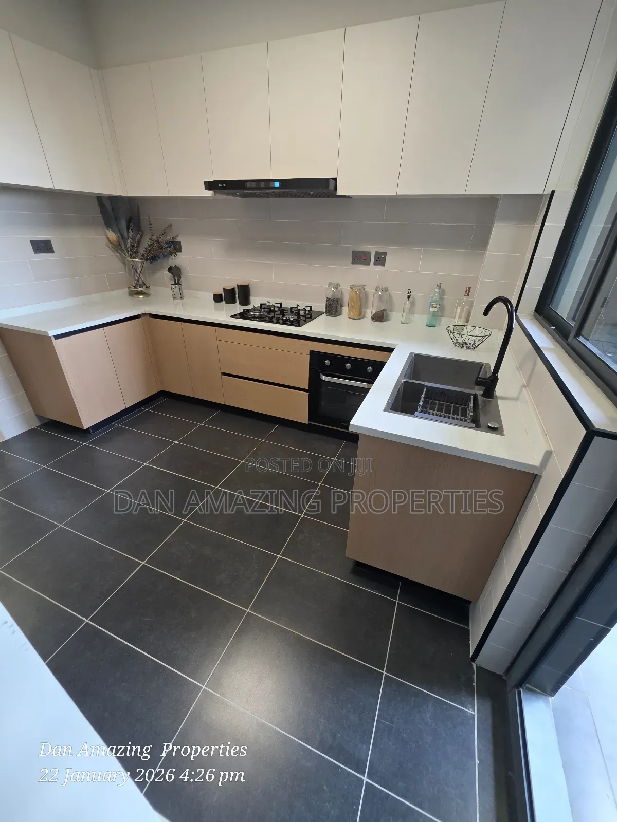 3bdrm Apartment in Gemini Plus Dsq, Gateway Mall Area for sale in Gateway Mall Area