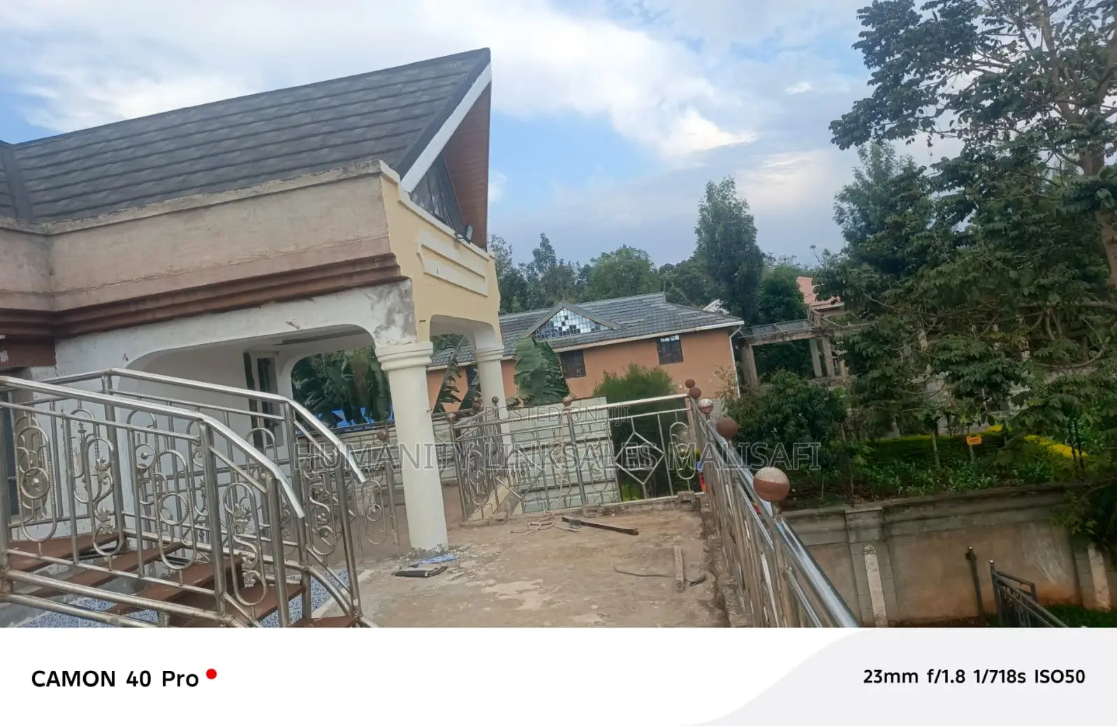 Thome Estate ,Villa for Sell on Half an Acre Land in Thome