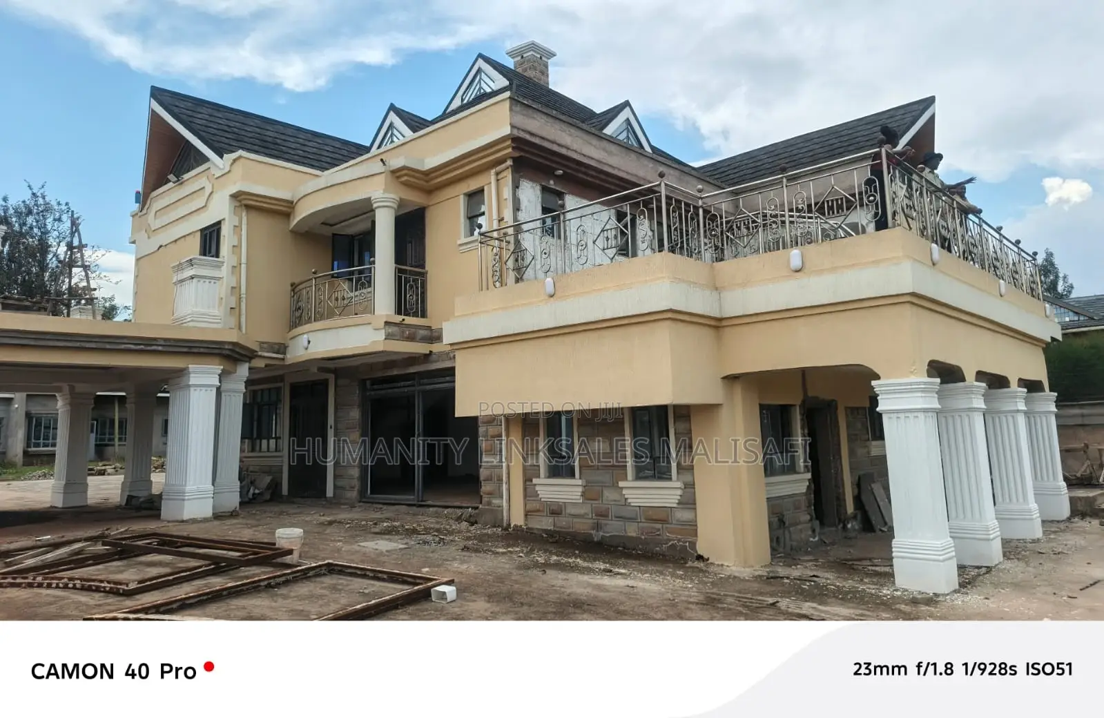 Thome Estate ,Villa for Sell on Half an Acre Land in Thome