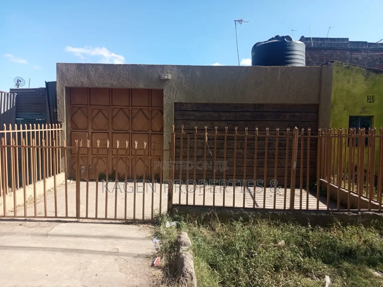 3bdrm Bungalow in Kariobangi South for sale in Kariobangi South