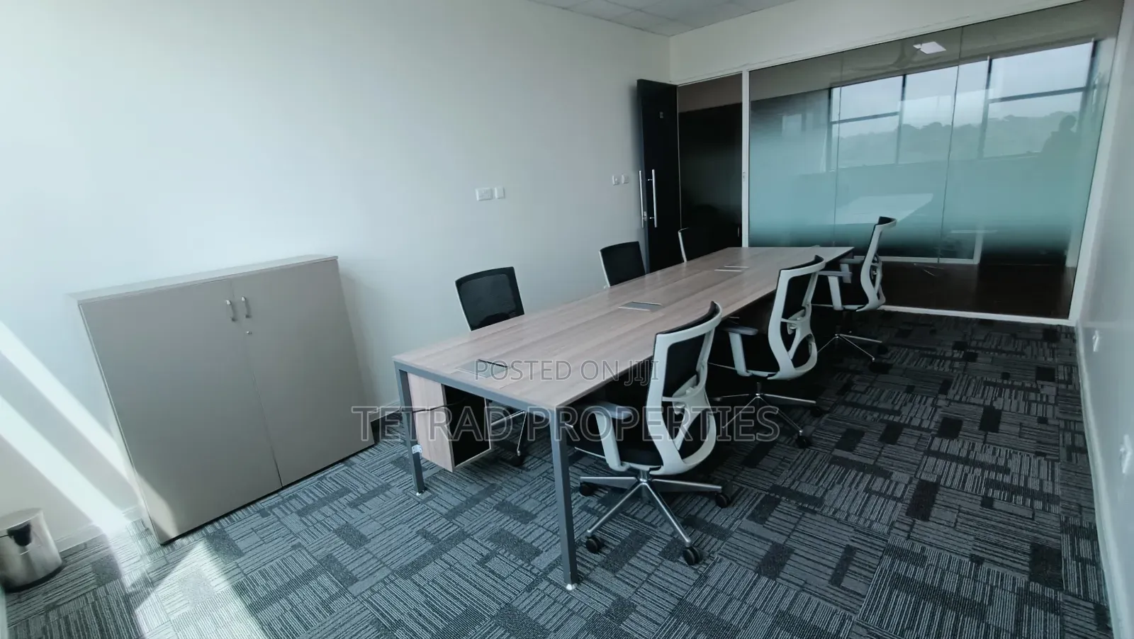 30m2 8 Desks Furnished Office In Riverside Drive ($1600) in Riverside Drive