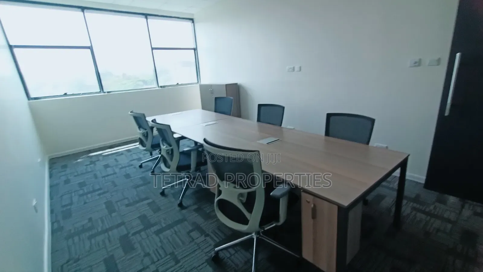 30m2 8 Desks Furnished Office In Riverside Drive ($1600) in Riverside Drive