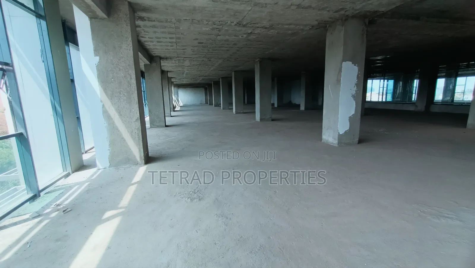 14000 SQFT Office in Riverside Drive in Riverside Drive