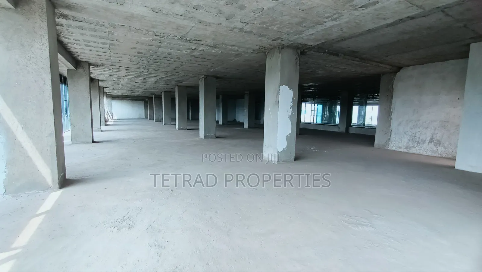 14000 SQFT Office in Riverside Drive in Riverside Drive