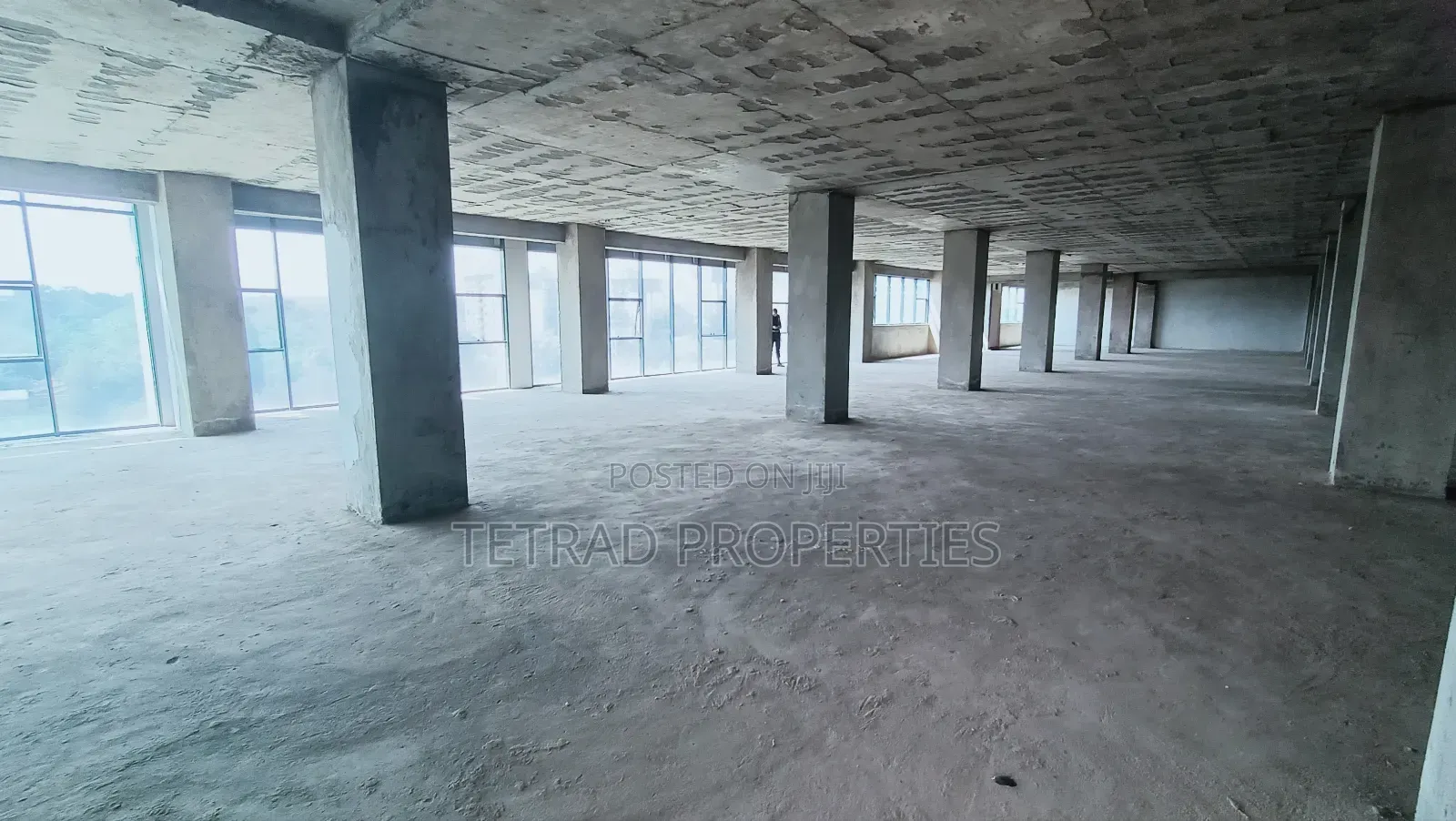 14000 SQFT Office in Riverside Drive in Riverside Drive