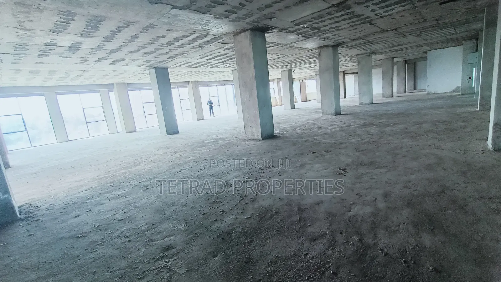 14000 SQFT Office in Riverside Drive in Riverside Drive