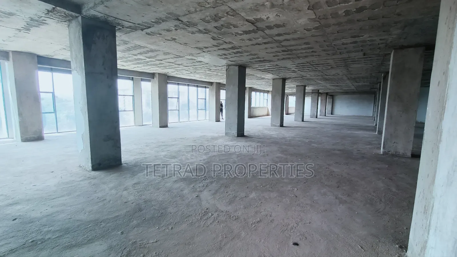 14000 SQFT Office in Riverside Drive in Riverside Drive