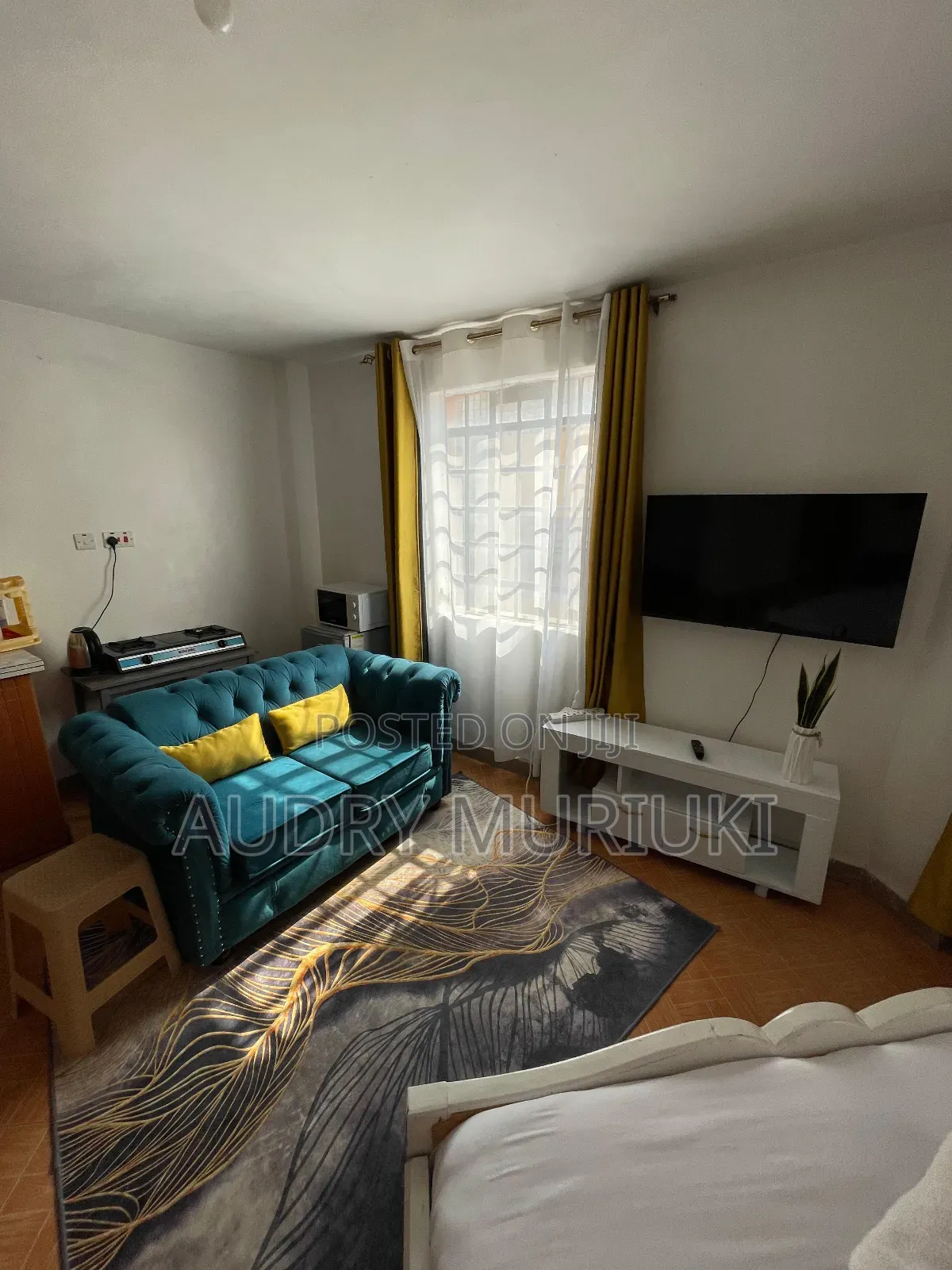 Warm Studio Airbnb TRM Drive Roysambu Thika Road in Roysambu