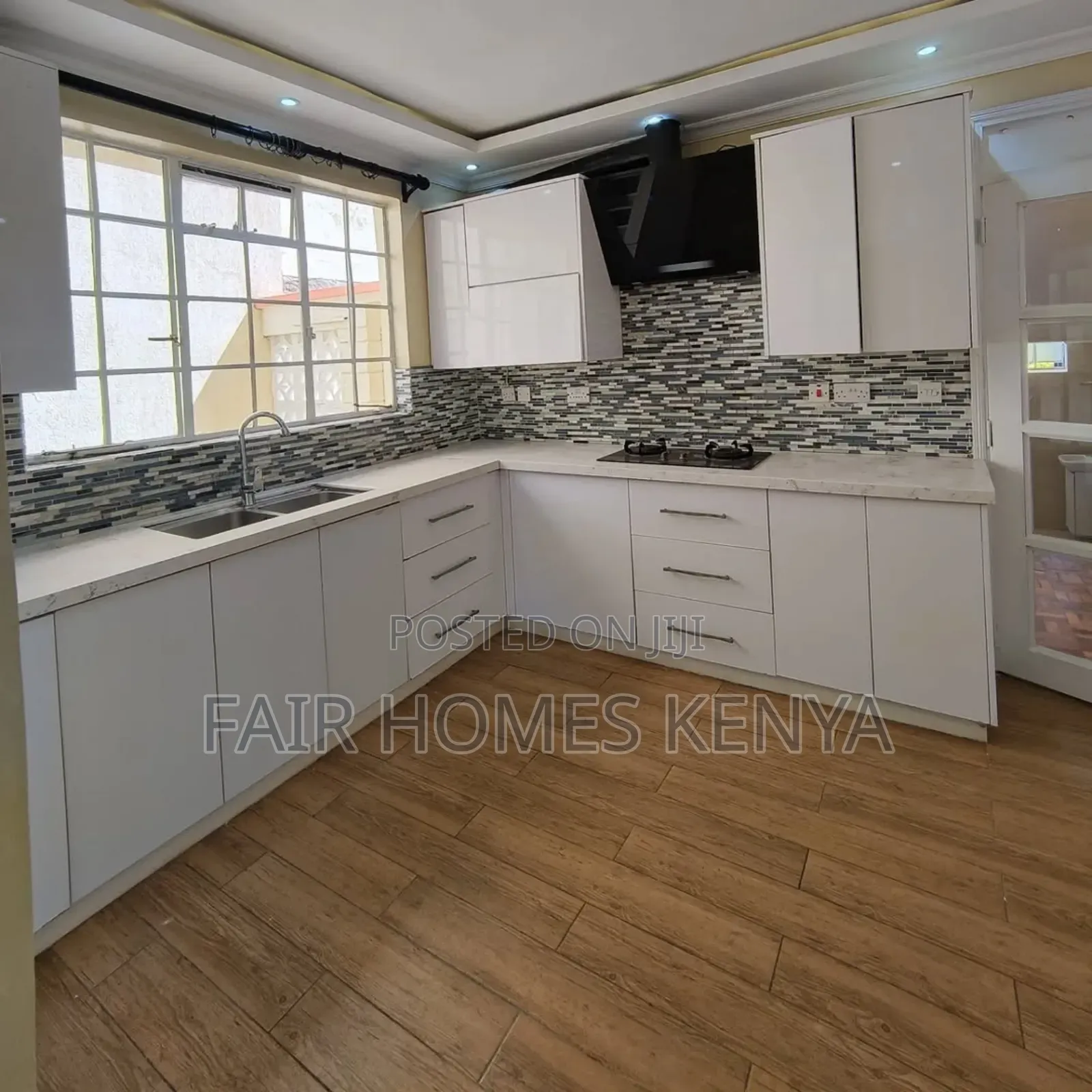 5bdrm Townhouse/Terrace in Kaputei Gardens, Lavington for sale in Lavington
