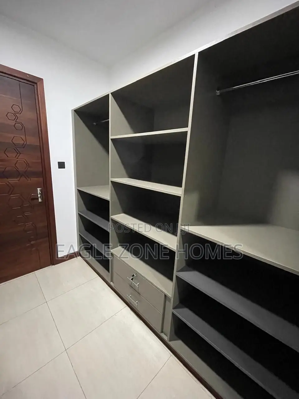 4bdrm Apartment in Springvalley for sale in Spring Valley