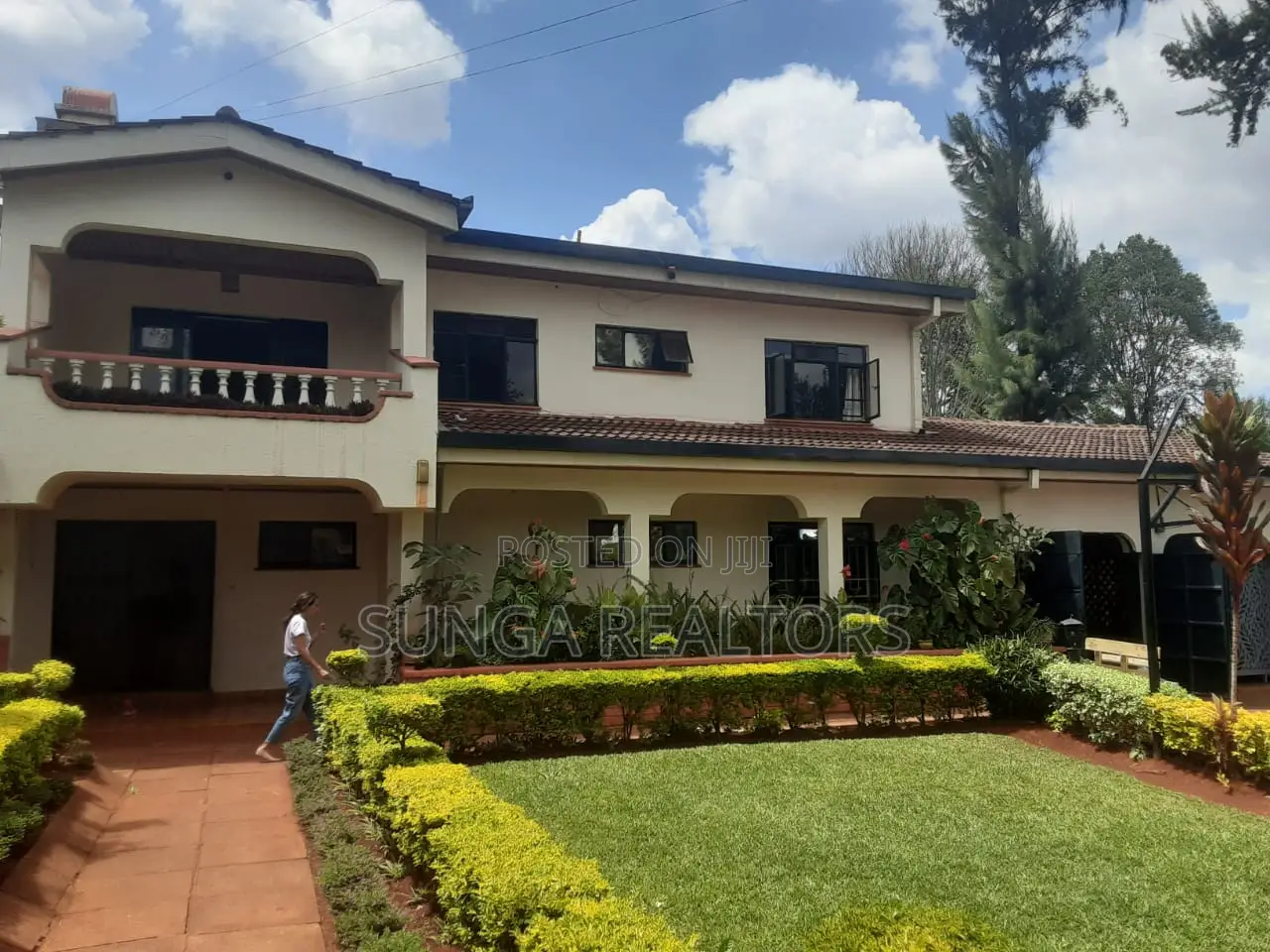 4bdrm Mansion in Nyari Central for sale in Nyari