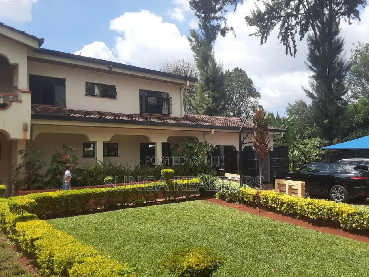 4bdrm Mansion in Nyari Central for sale in Nyari