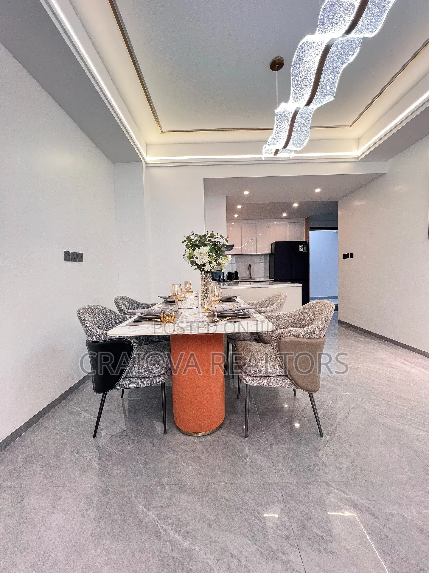 3bdrm Apartment in Lavington for sale in Lavington