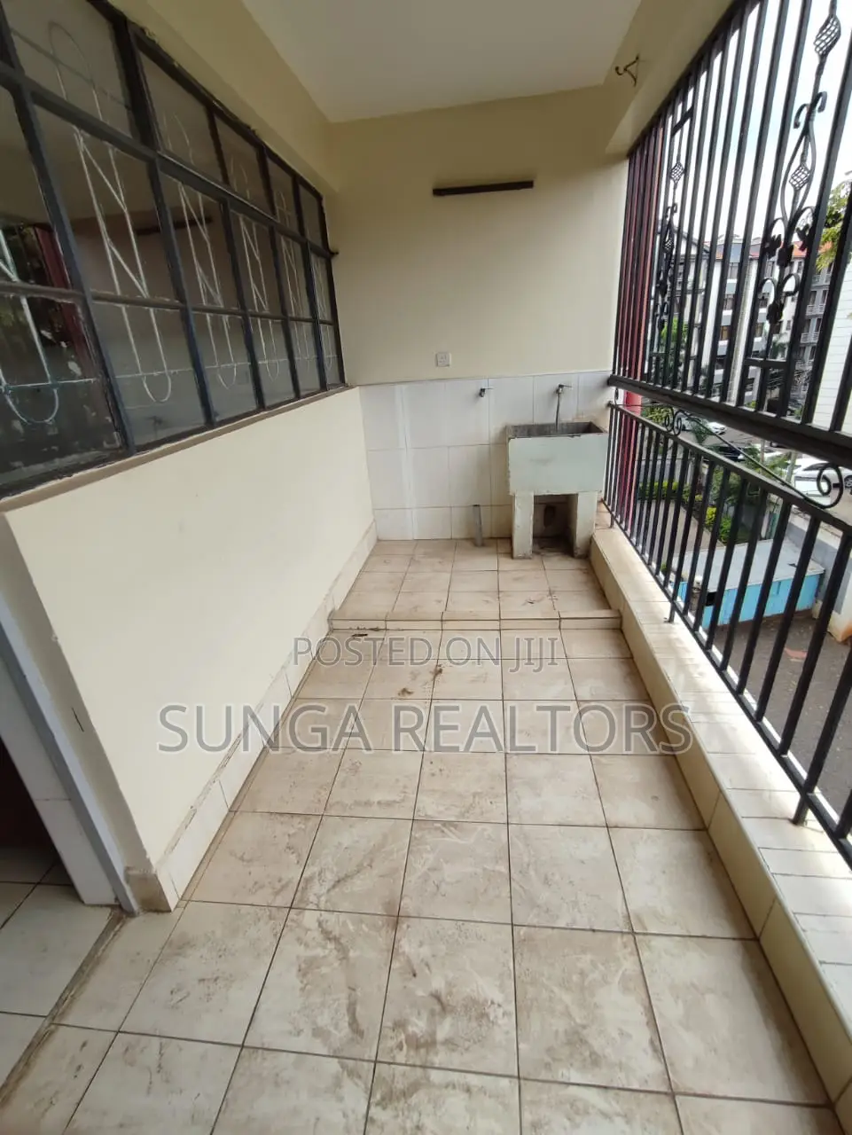 3bdrm Apartment in Mbaazi Rd., Valley Arcade for sale in Valley Arcade