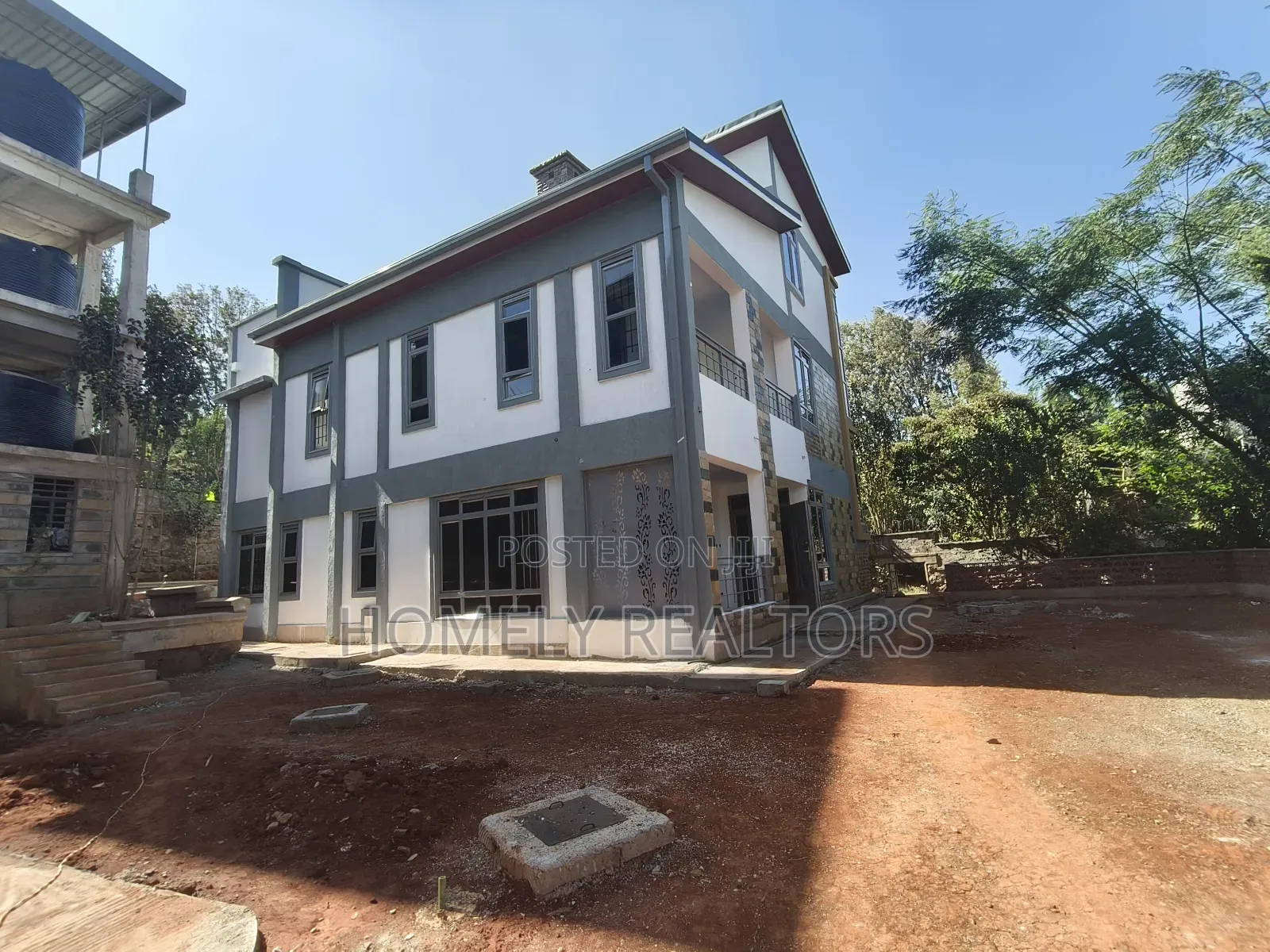5bdrm Maisonette in Gated Estate, Kerarapon for sale in Kerarapon