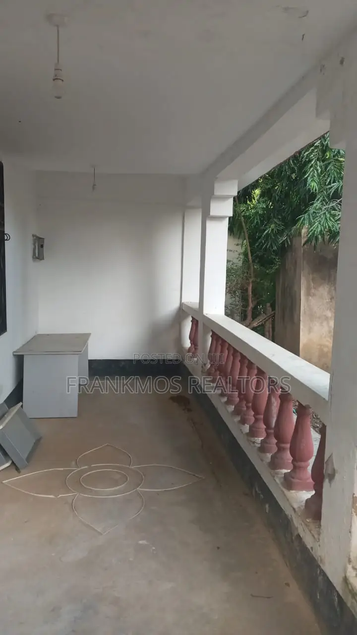 5bdrm Mansion in Vescon 1 for sale in Vescon Estate