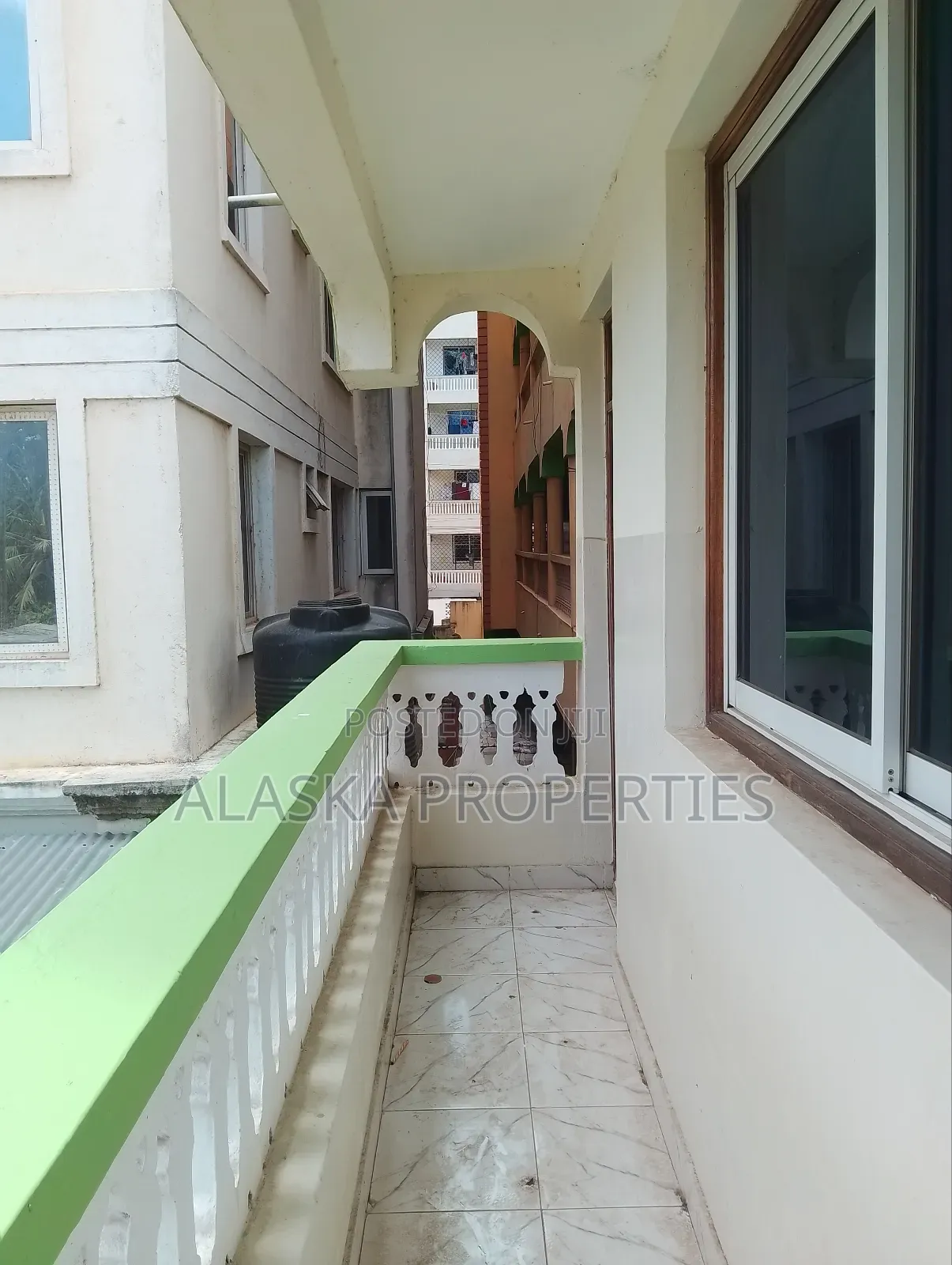 3bdrm Apartment in Beach Road, Nyali for rent in Nyali