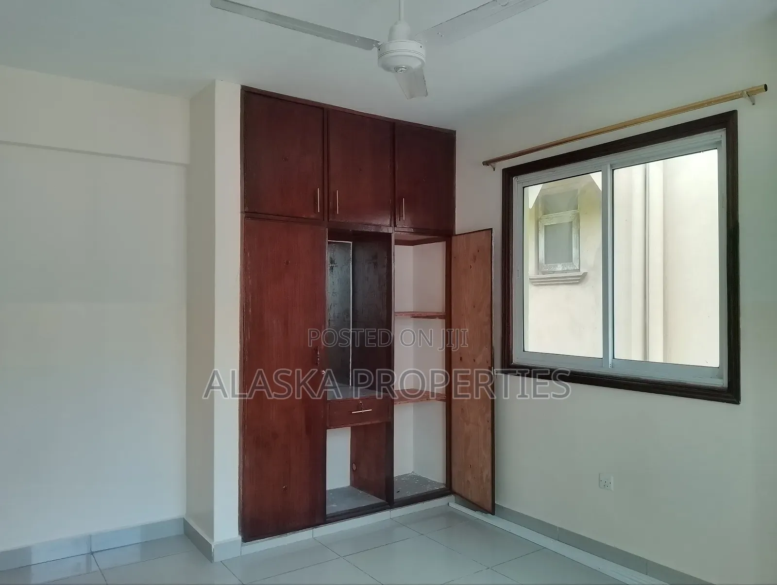 3bdrm Apartment in Beach Road, Nyali for rent in Nyali