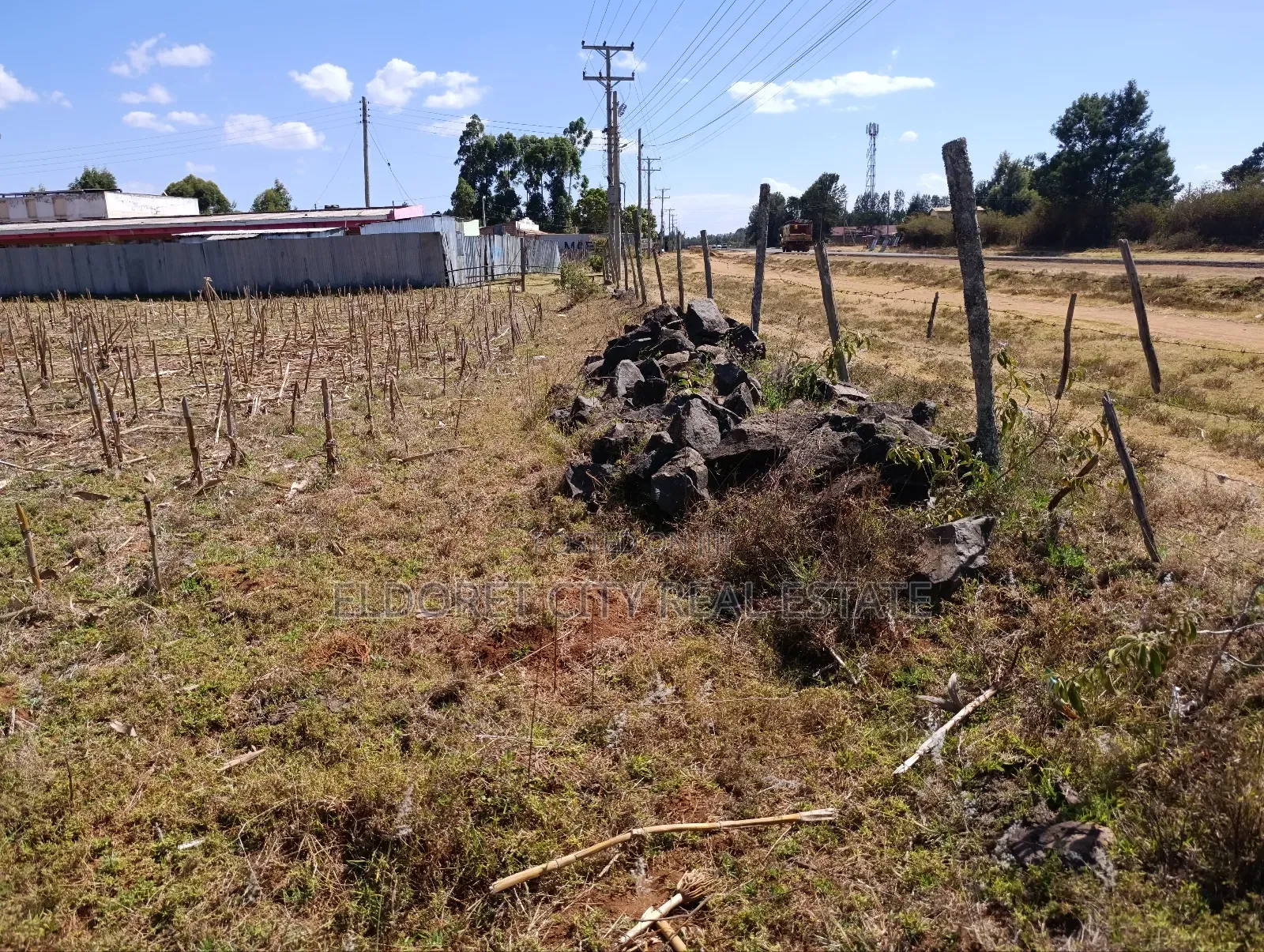 1/4 Plot Touching Tarmac Mti Moja in Eldoret CBD