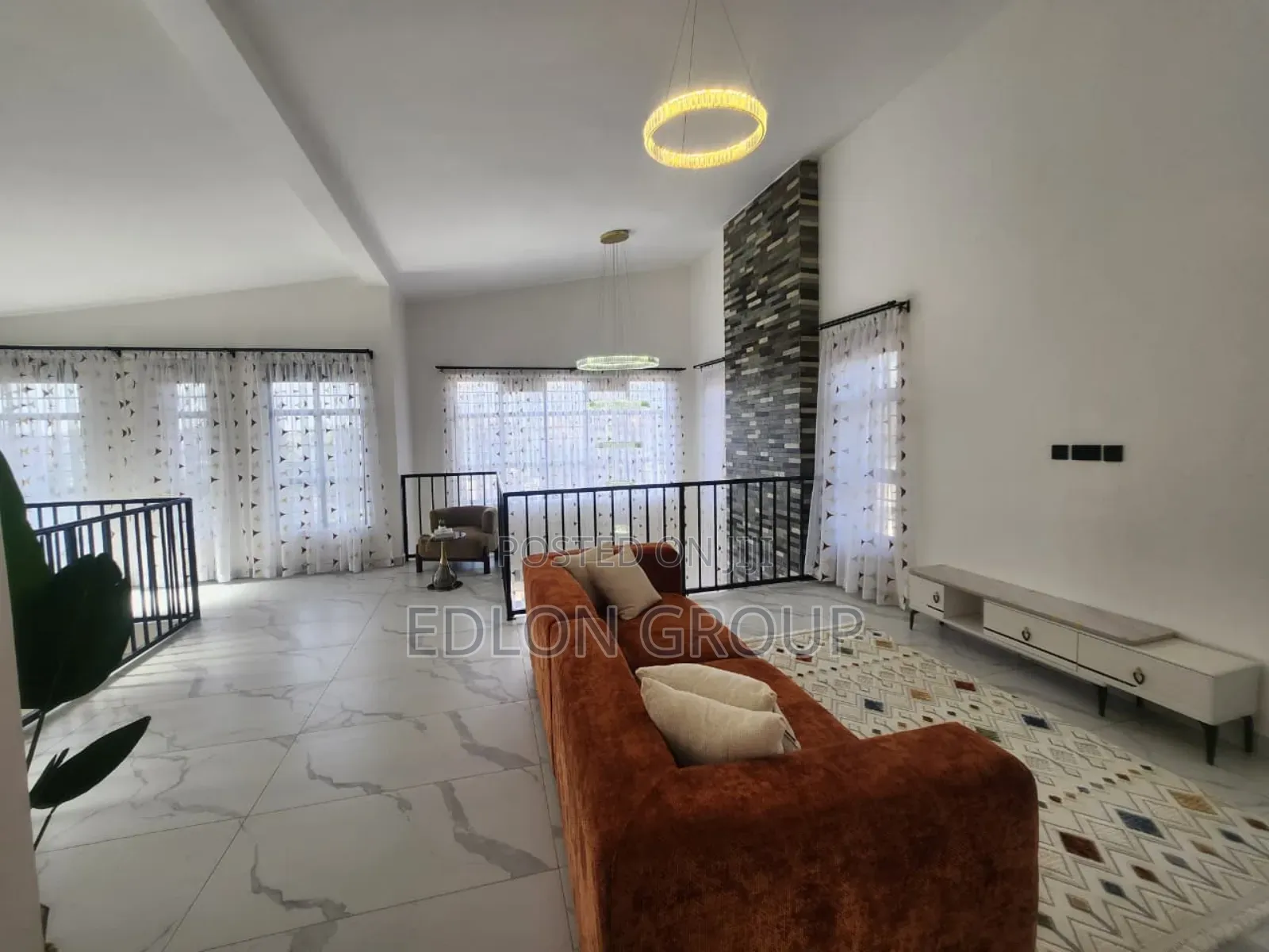 4bdrm Maisonette in Zambezi/Sigona for sale in Zambezi/Sigona