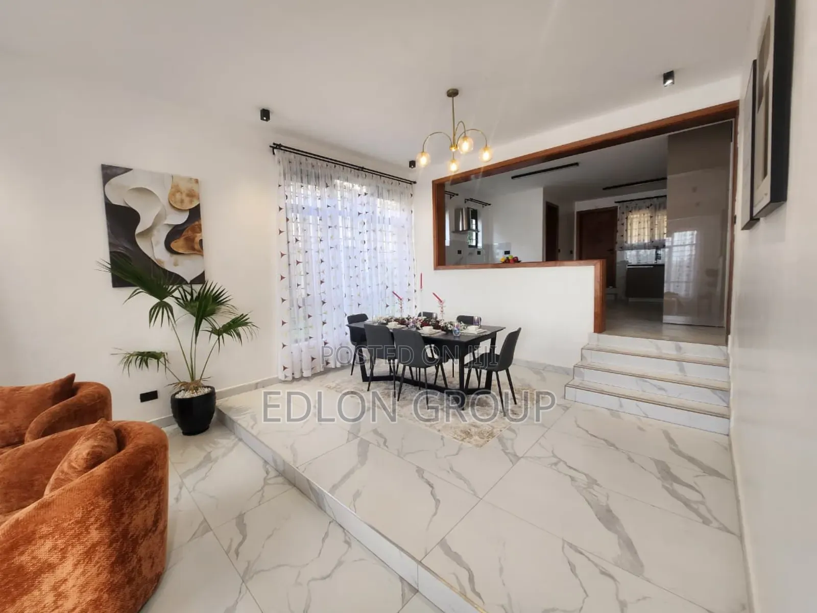 4bdrm Maisonette in Zambezi/Sigona for sale in Zambezi/Sigona