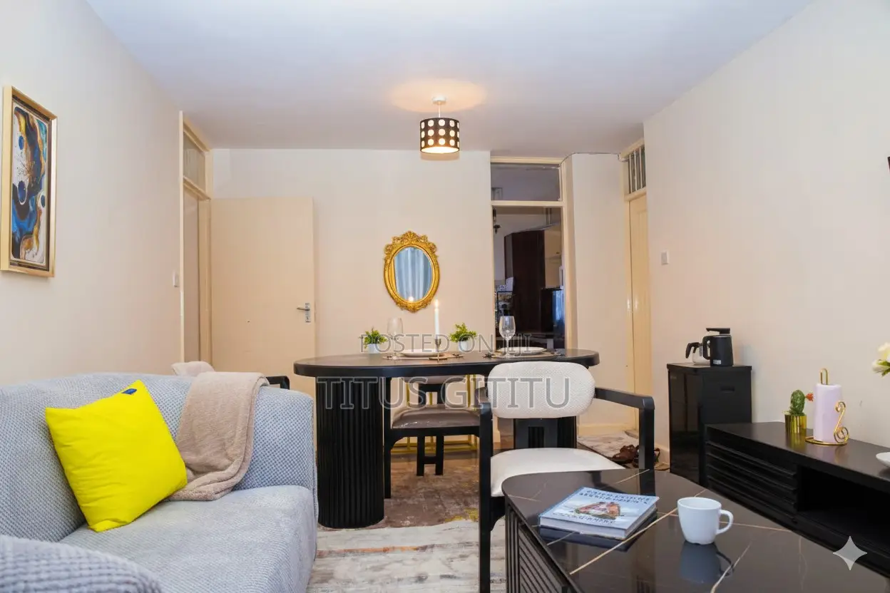 Spacious 1 Bedroom Airbnb Parklands | Near Museum Hill Aga Khan in Parklands/Highridge