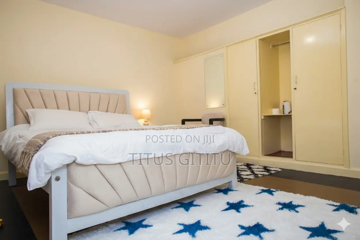 Spacious 1 Bedroom Airbnb Parklands | Near Museum Hill Aga Khan in Parklands/Highridge