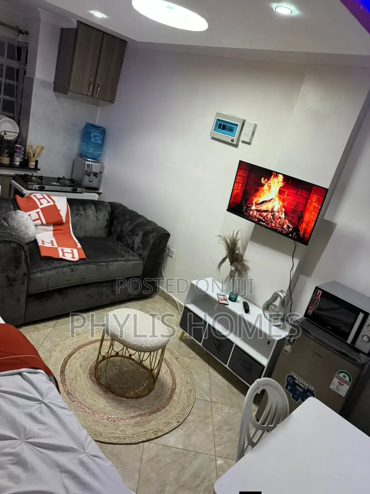 Cozy Furnished Studio in Attic South B in South B