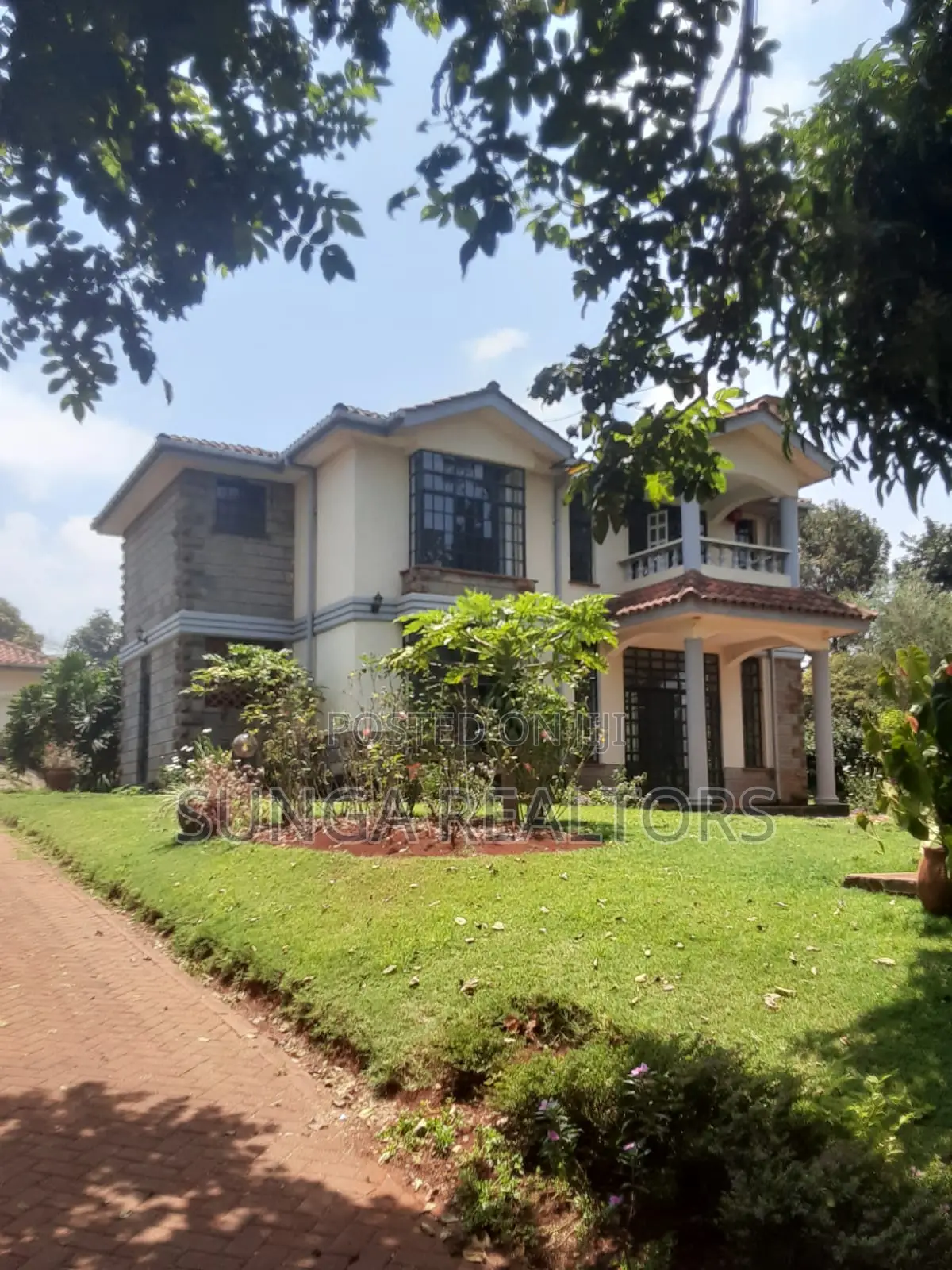 4bdrm House in Rosslyn for sale in Rosslyn