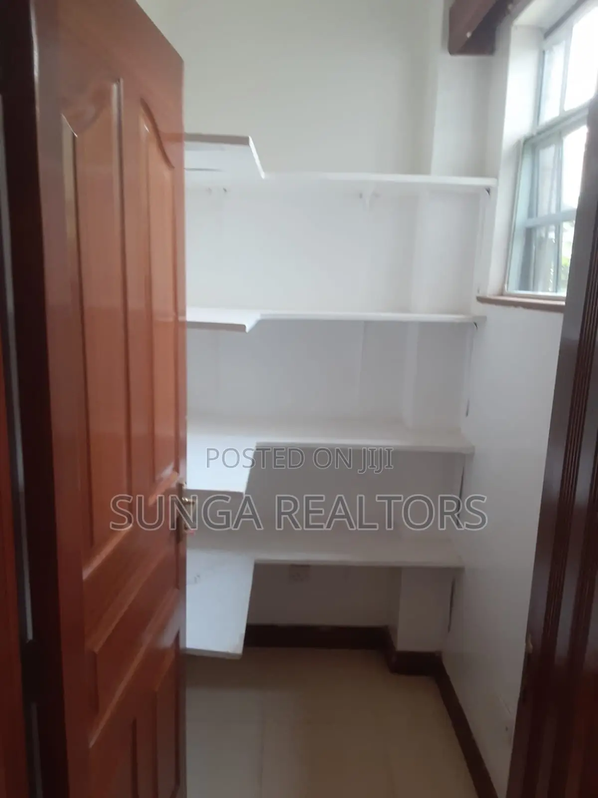 4bdrm House in Rosslyn for sale in Rosslyn
