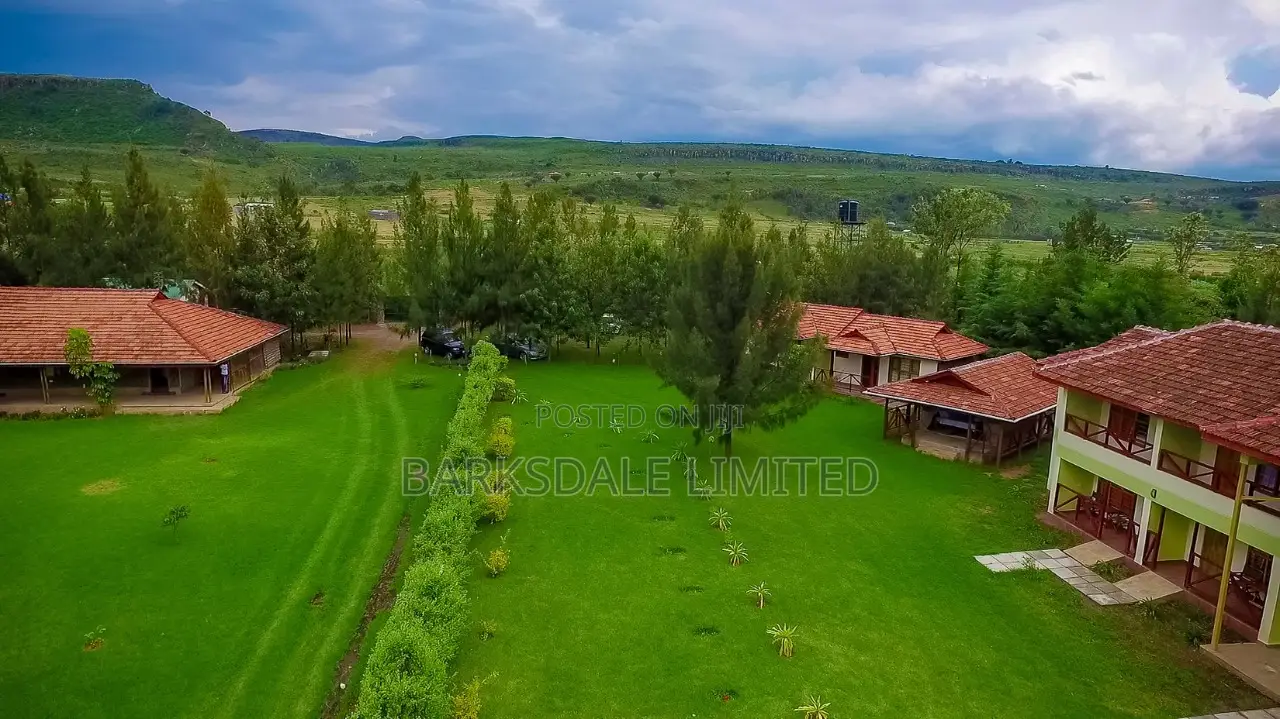 Gilgil Retreat Luxury Resort 2 Acres Tents Bar Restaurant Boardroom, in Elementaita