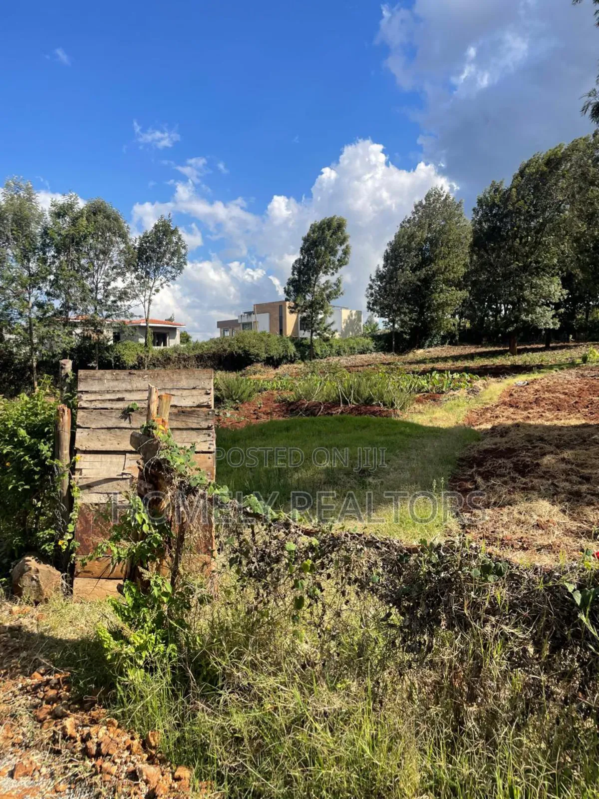 Quarter Acre Plot for Sale in Kerarapon Drive. Red Soil. Nice Views in Kerarapon