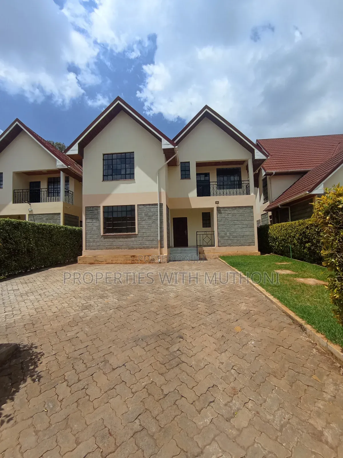 4bdrm Maisonette in Oluulua for sale in Oluulua